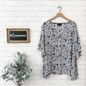 PREMISE White & Blue V-Neck Bell Short Sleeve Top